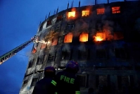 آتش سوزی در یک کارخانه در بنگلادش ٥٢ کشته برجای گذاشت